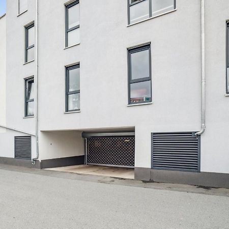 Sali Homes Elegant And Stylish Retreat In Heart Of Bayreuth, Close To River Bagian luar foto