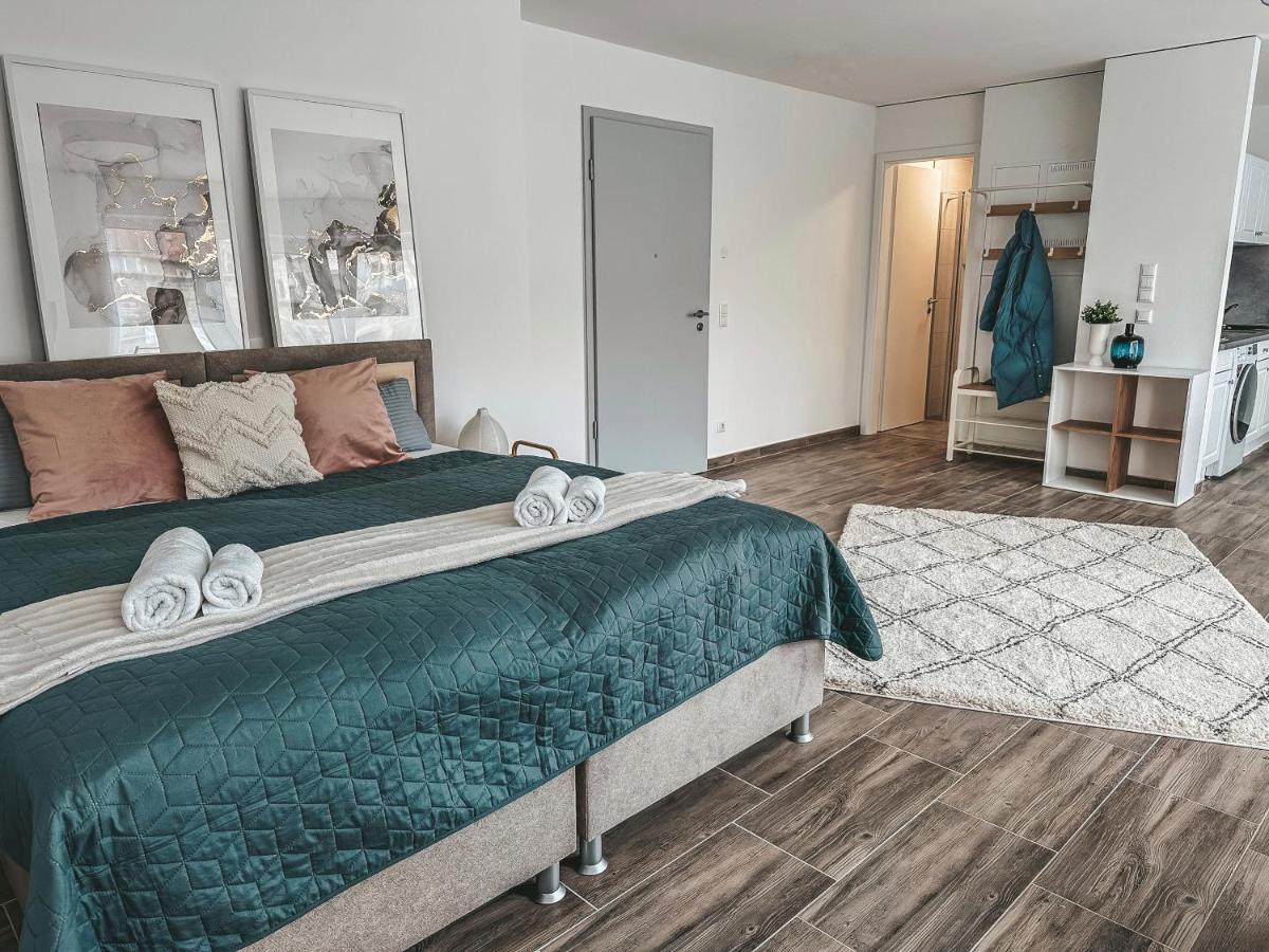 Sali Homes Elegant And Stylish Retreat In Heart Of Bayreuth, Close To River Bagian luar foto