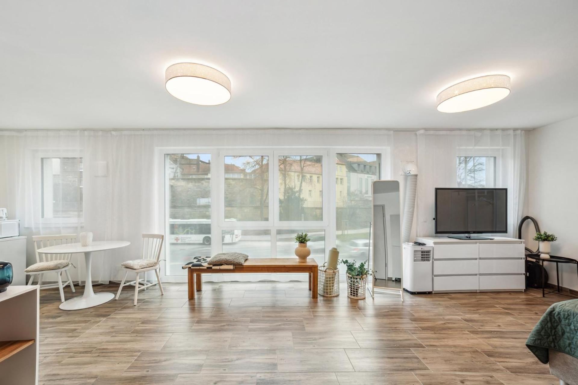 Sali Homes Elegant And Stylish Retreat In Heart Of Bayreuth, Close To River Bagian luar foto